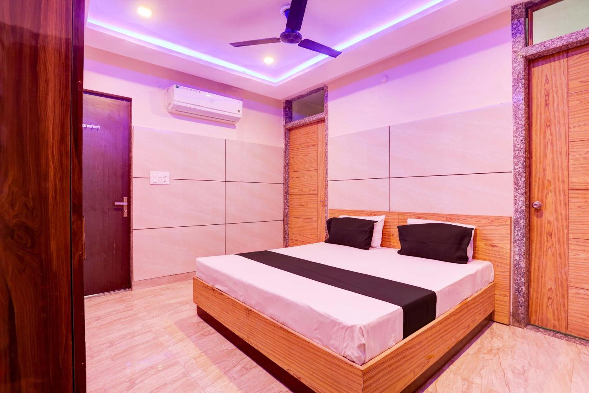 Hotel O 7 Lucknow Esterno foto